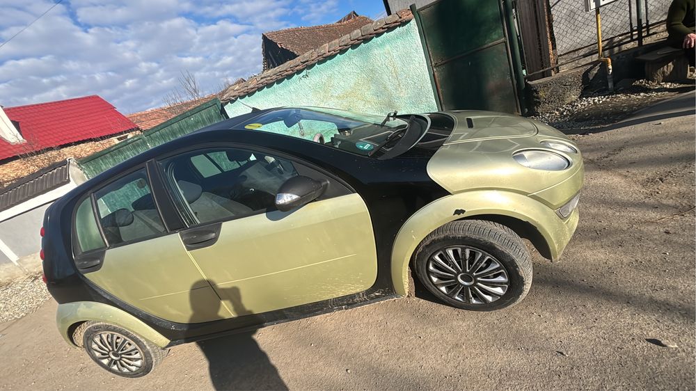 Smart forfour ,1.3 benzina, an 2004.