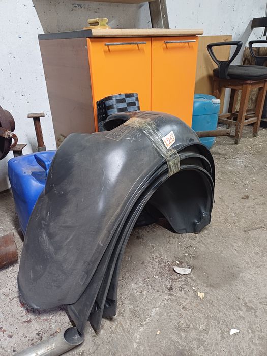 Продам подкрылки на приору