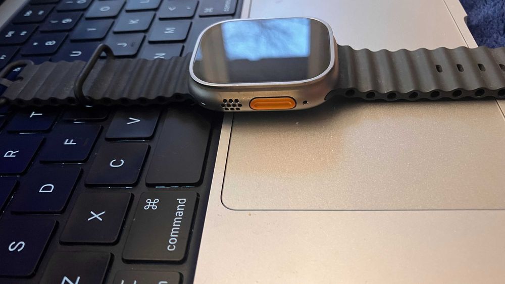 Apple Watch Ultra 2 49mm Titanium Ocean Band GPS + Cellular