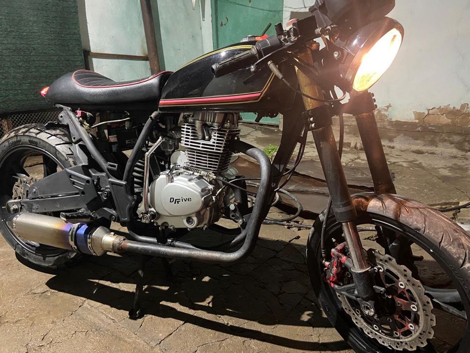 Китайский мотоцикл 200 кубов