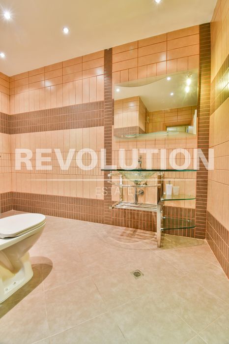 Дава се под наем Тристаен апартамент в София, Стрелбище - 135 кв.м за 950 € - Снимка #10