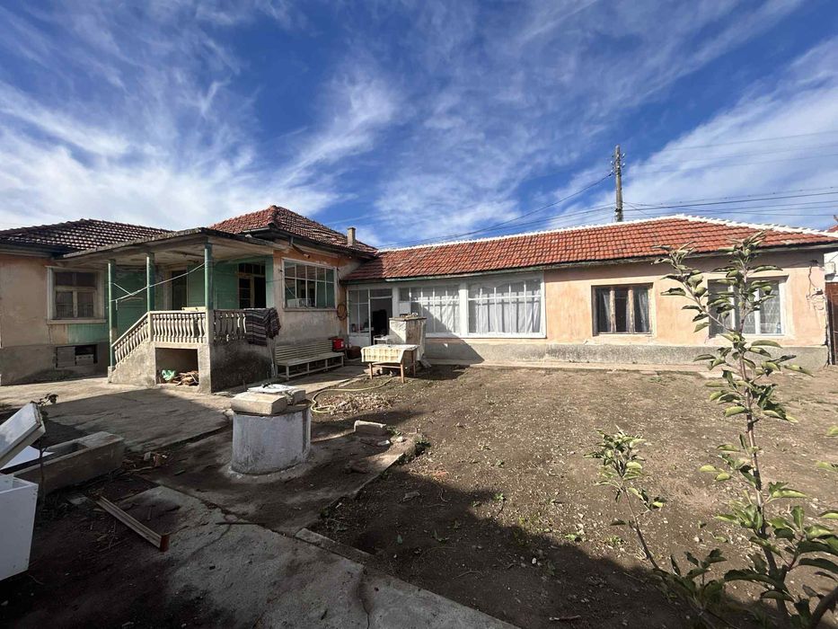 Къща във ръжево конаре