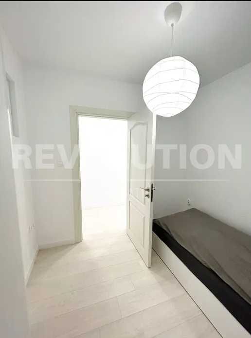 Дава се под наем Тристаен апартамент в Варна, Център - 70 кв.м за 816 € - Снимка #5