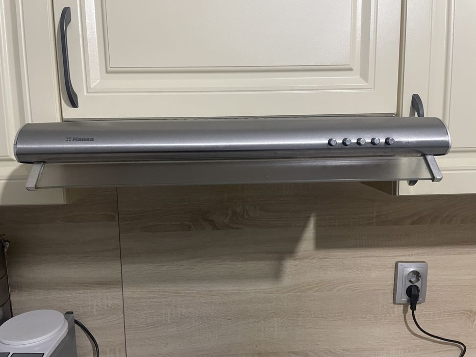 Продам кухонный гарнитур с техникой