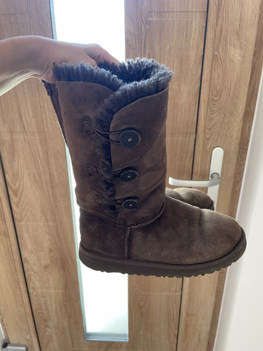 Vand ugg mar 34 copii