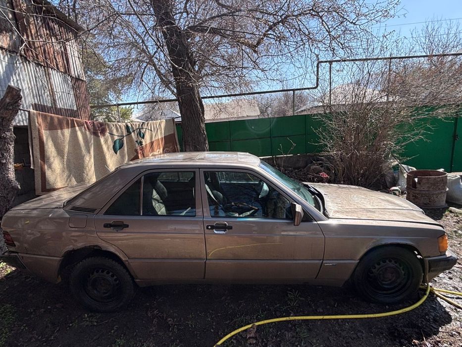 Мерседес Бенц 190