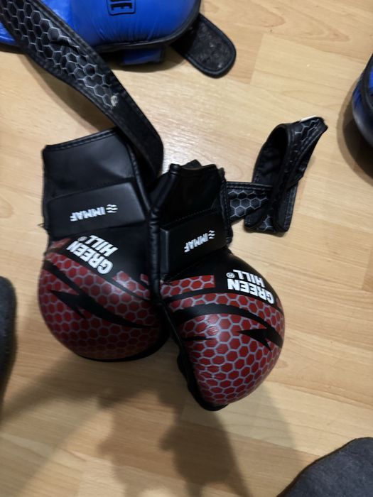 Форма мма перчатки шлем