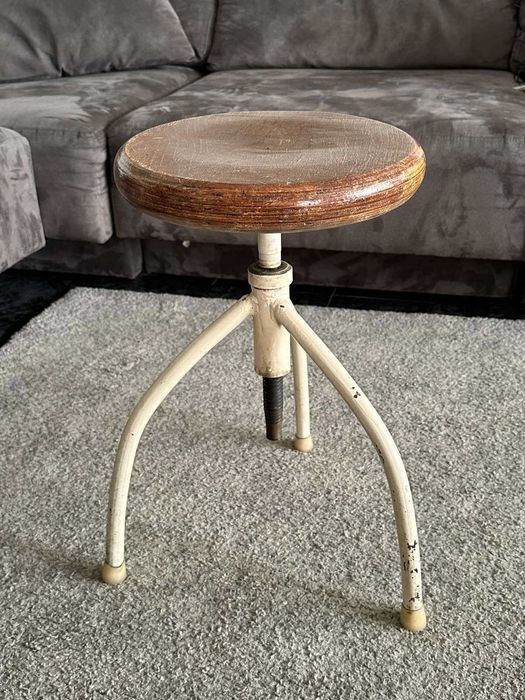 Соц Медицинско Столче на Винт