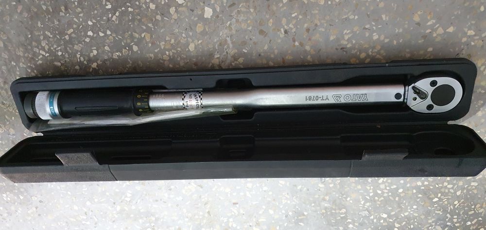 Cheie dinamometrică YATO YT-0761, 1/2", 40–210 Nm + cutie