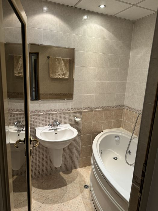 Продава се Тристаен апартамент в Пловдив, Кършияка - 90 кв.м за 2278 €/кв.м - Снимка #3