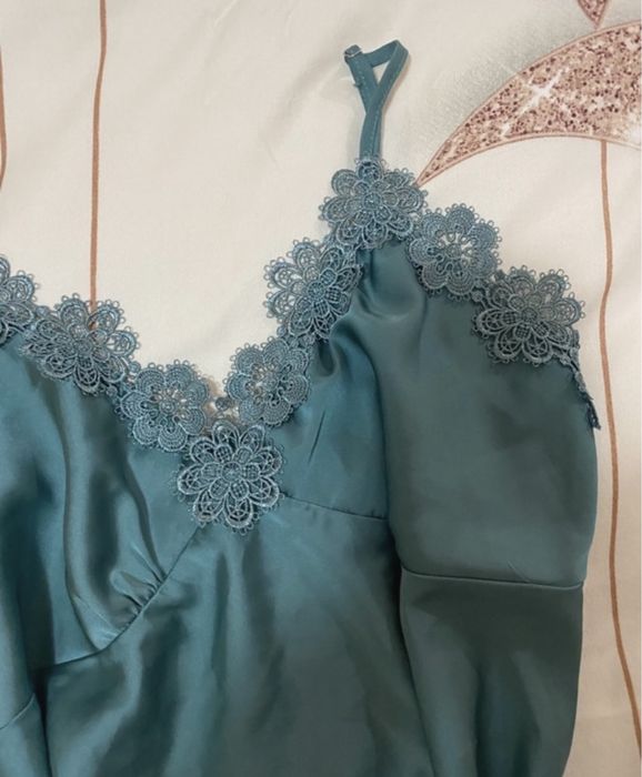 Sleep top verde cu dantela si bretele reglabile din satin