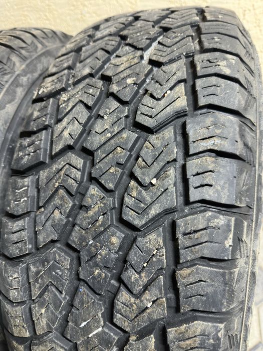 Продам комплект резины 275/65/17