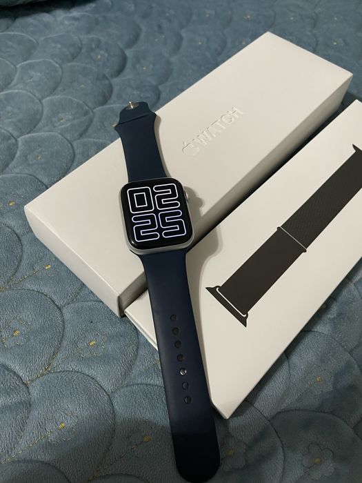 Продам Apple Watch 6 44mm