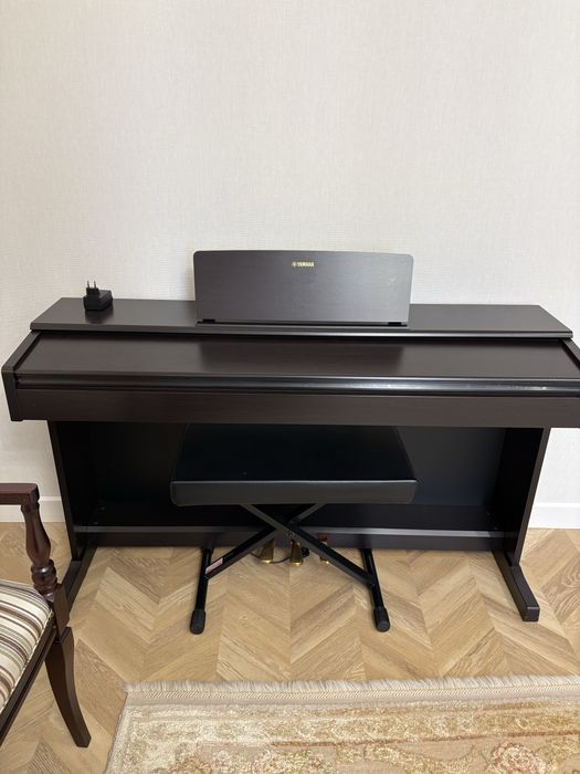 Электонное пианино YAMAHA