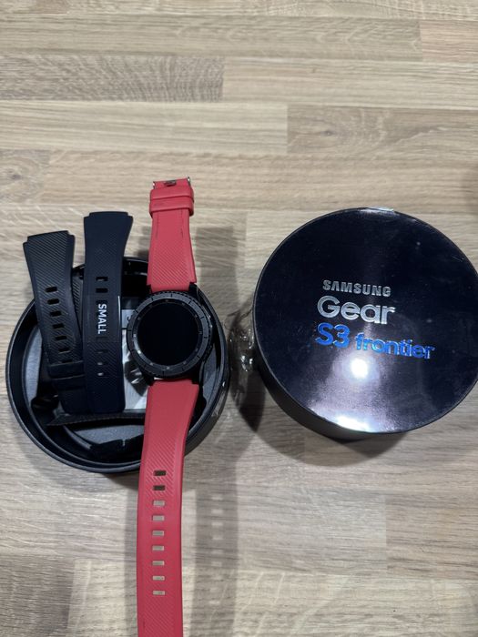 Часовник Samsung Gear S3 Frontier