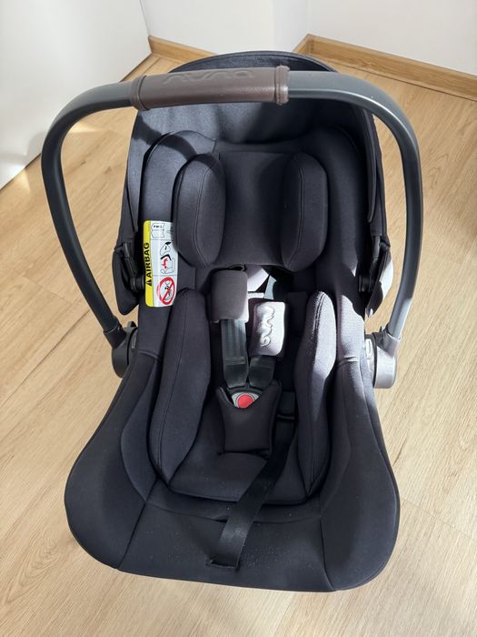 Nuna Pipa Lite Caviar