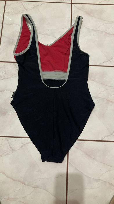 Costum de baie intreg