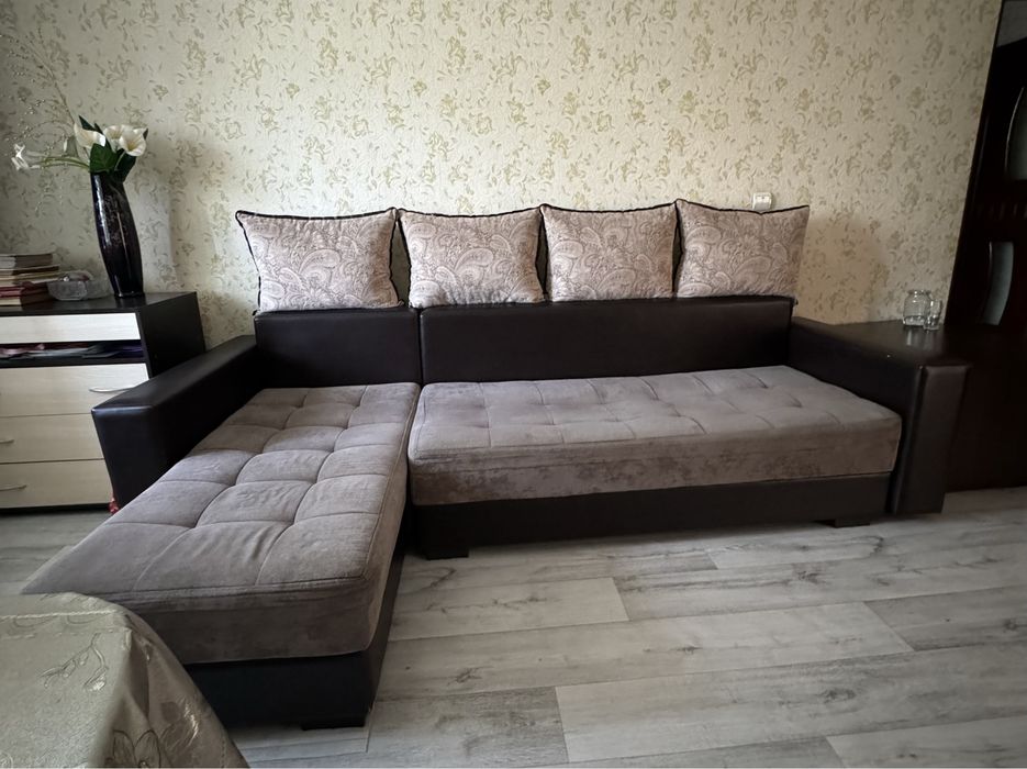 Диван для гостиной,продам
