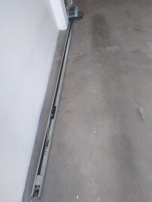 Мотор за гаражна врата