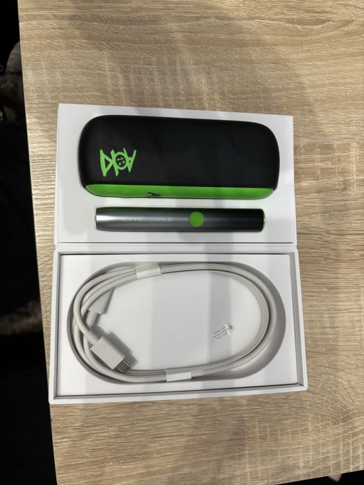 IQOS ILUMA Steve Aoki Limited Edition