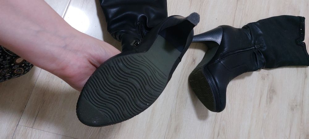 Новые женские сапоги