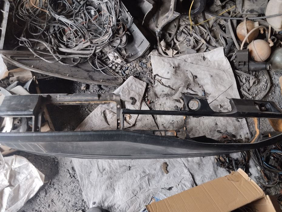 Панель мерс 190 продам