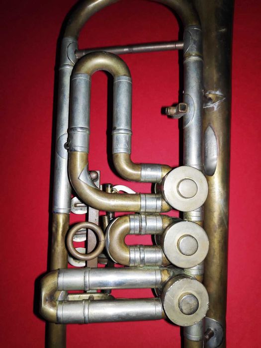 Продавам Тромпет Bioll Brno