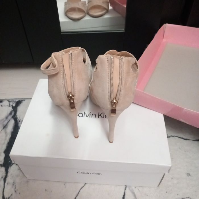 Sandale 36  cu model matase