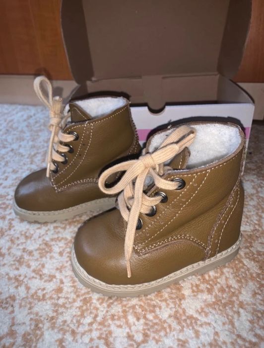 Ghete de piele pentru copii mărimea 20