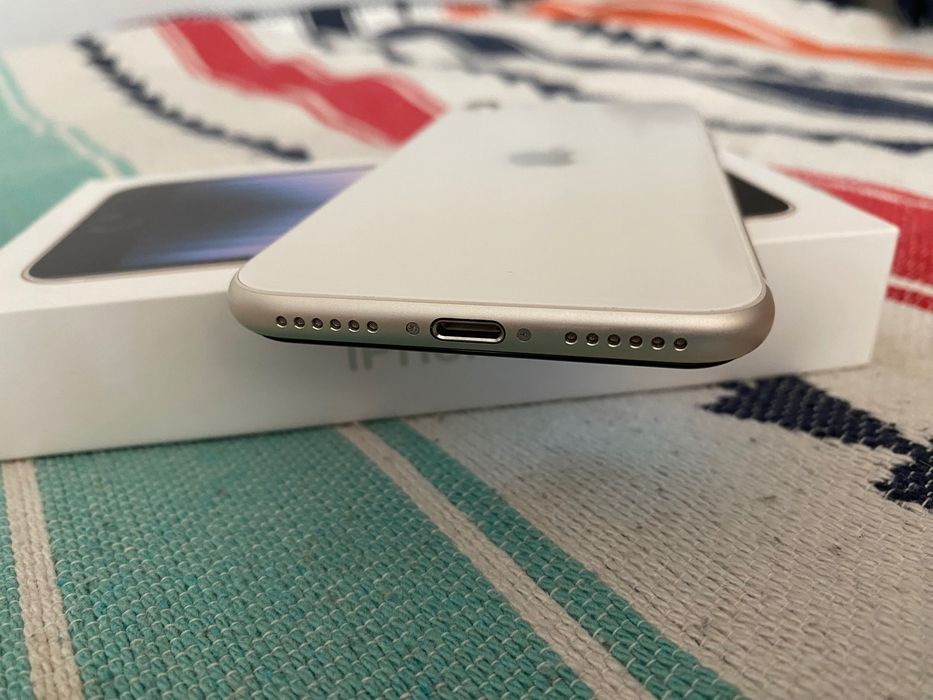 iPhone SE Gen3 Новый 64 Gb White
