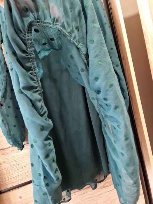 Зелена рокля Stradivarius