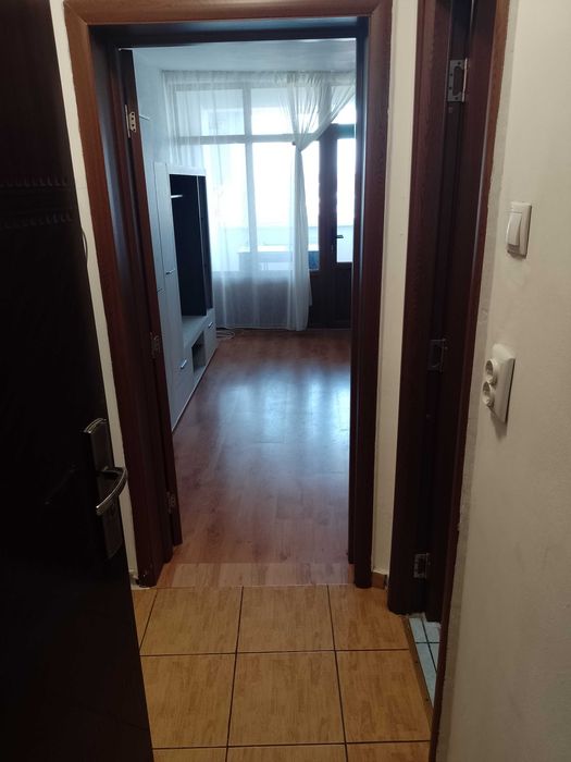 Închiriez garsonieră