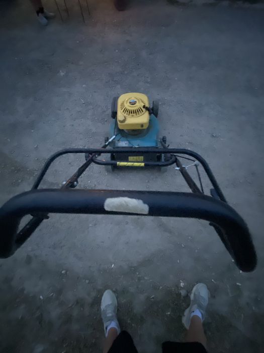 Газонокосилка makita