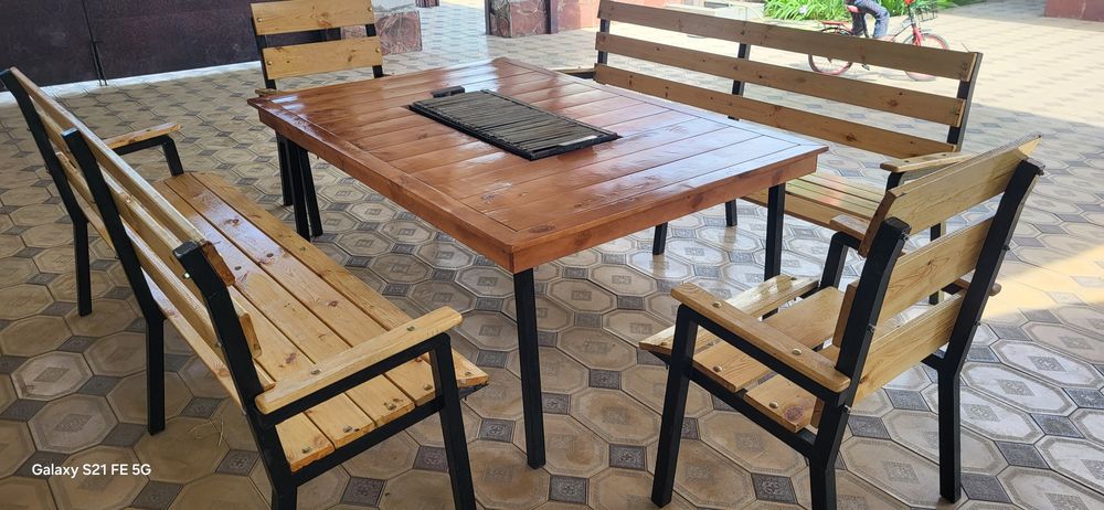 Стол с монгалом барбекю