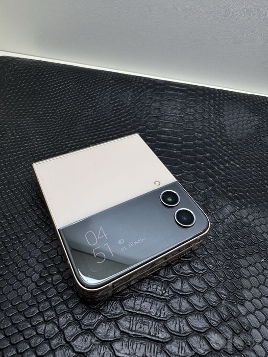 Samsung z  Flip 4