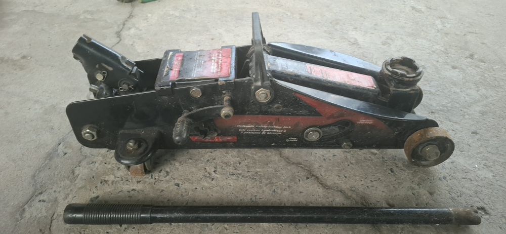 Домкрат 2.5 тонны