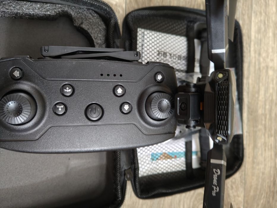 Дрон с дистанционным управлением.