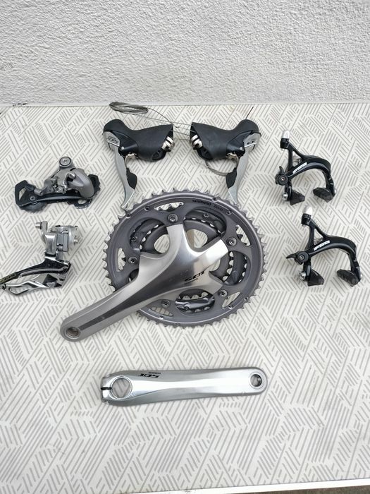 Vând groupset Shimano 105