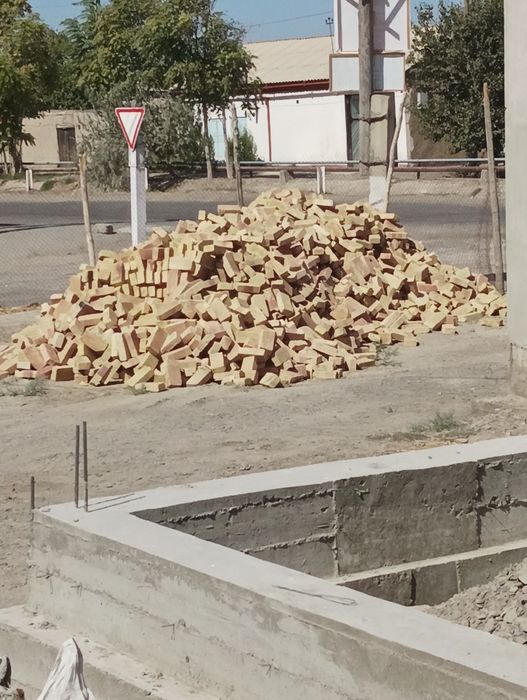 Alo sifatli gʻishtlar