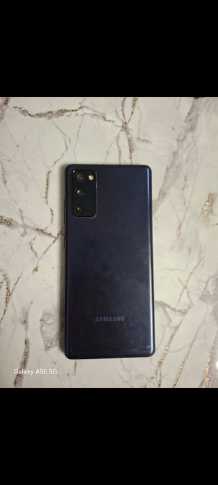 Самсунг S20FE в хорошом состояние