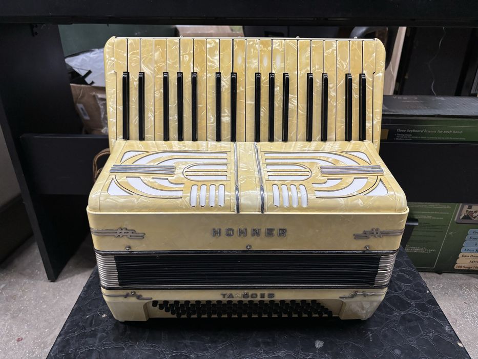 Acordeon Hohner Tango 2B 80 basi potcoava