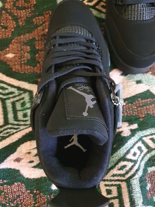Jordan 4 black cat 42