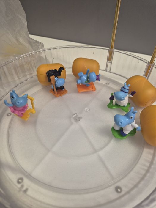 Игрушки киндер the hippos family