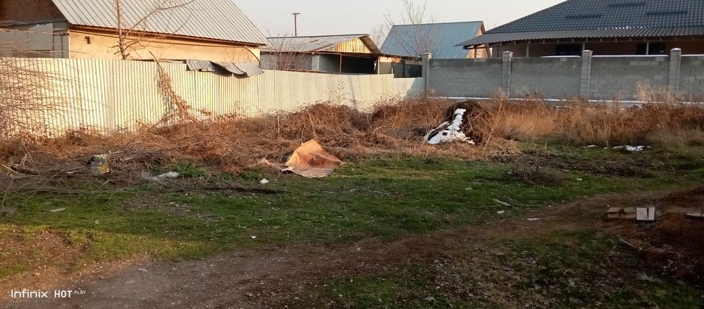 Акку магазин жанында