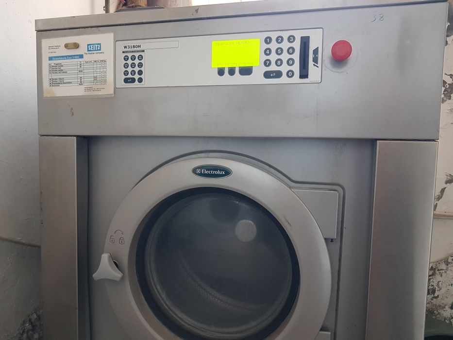 Mașină de spălat profesională, 18kg respectiv 13kg