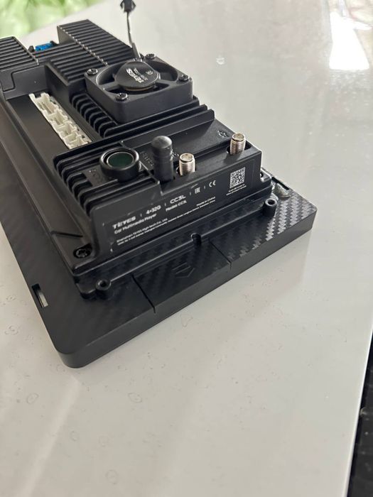 Teyes CC3L 9.0 дюйм 4/32 б/у в идеальном состоянии