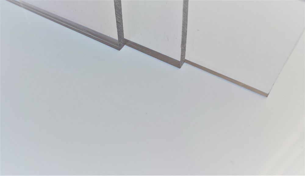 Плътни поликарбонатни плоскости с двустранна УВ защита, цял лист/парче