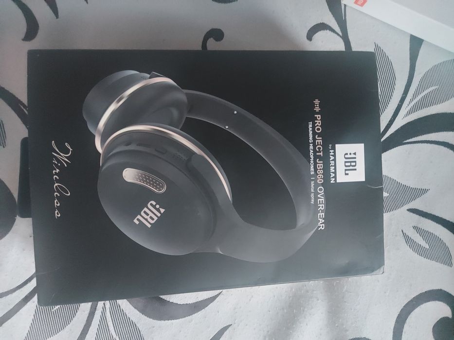 Наушники jbl новый