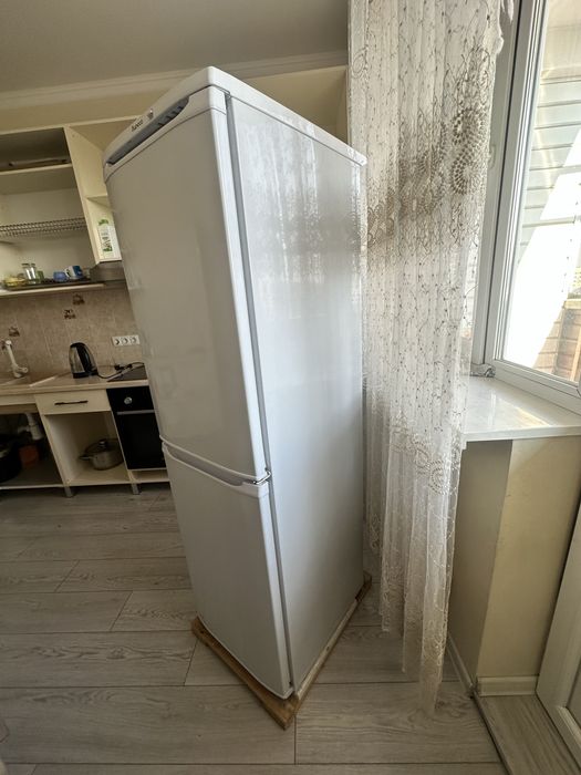 Холодильник в рабочем состоян