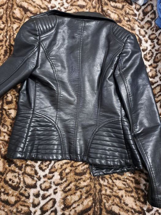 Продам коженка женская